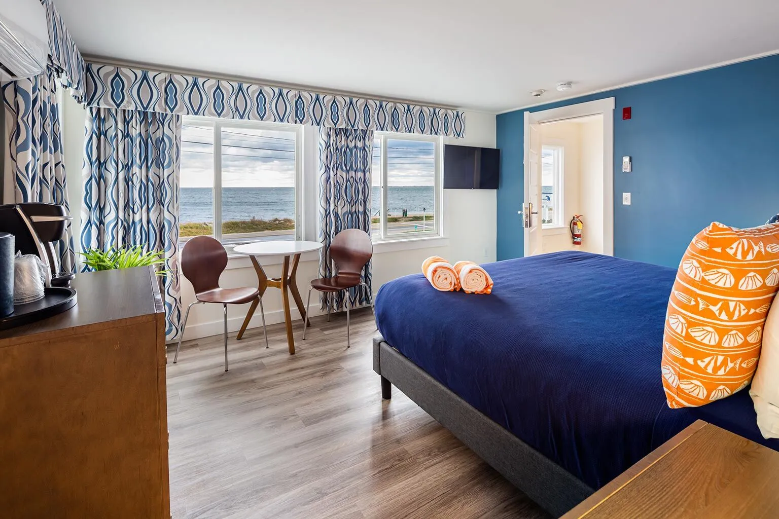 Breakwater Hotel — photo 16 of 39